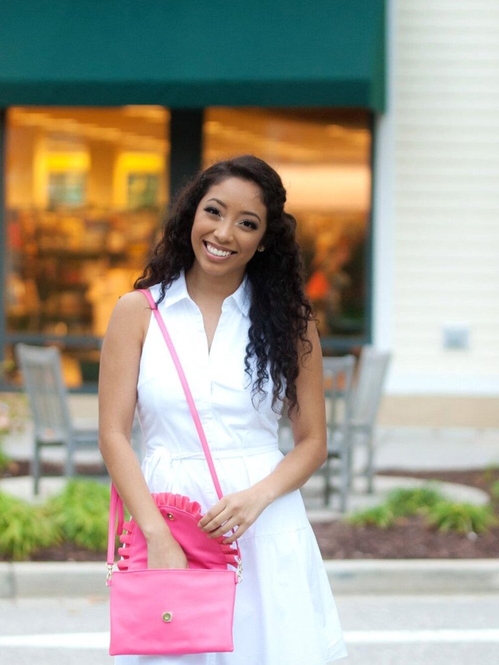 NWT Ruffle-Trim Hot Pink Viv and Lou Crossbody Chloe Bag - Picture 3 of 9